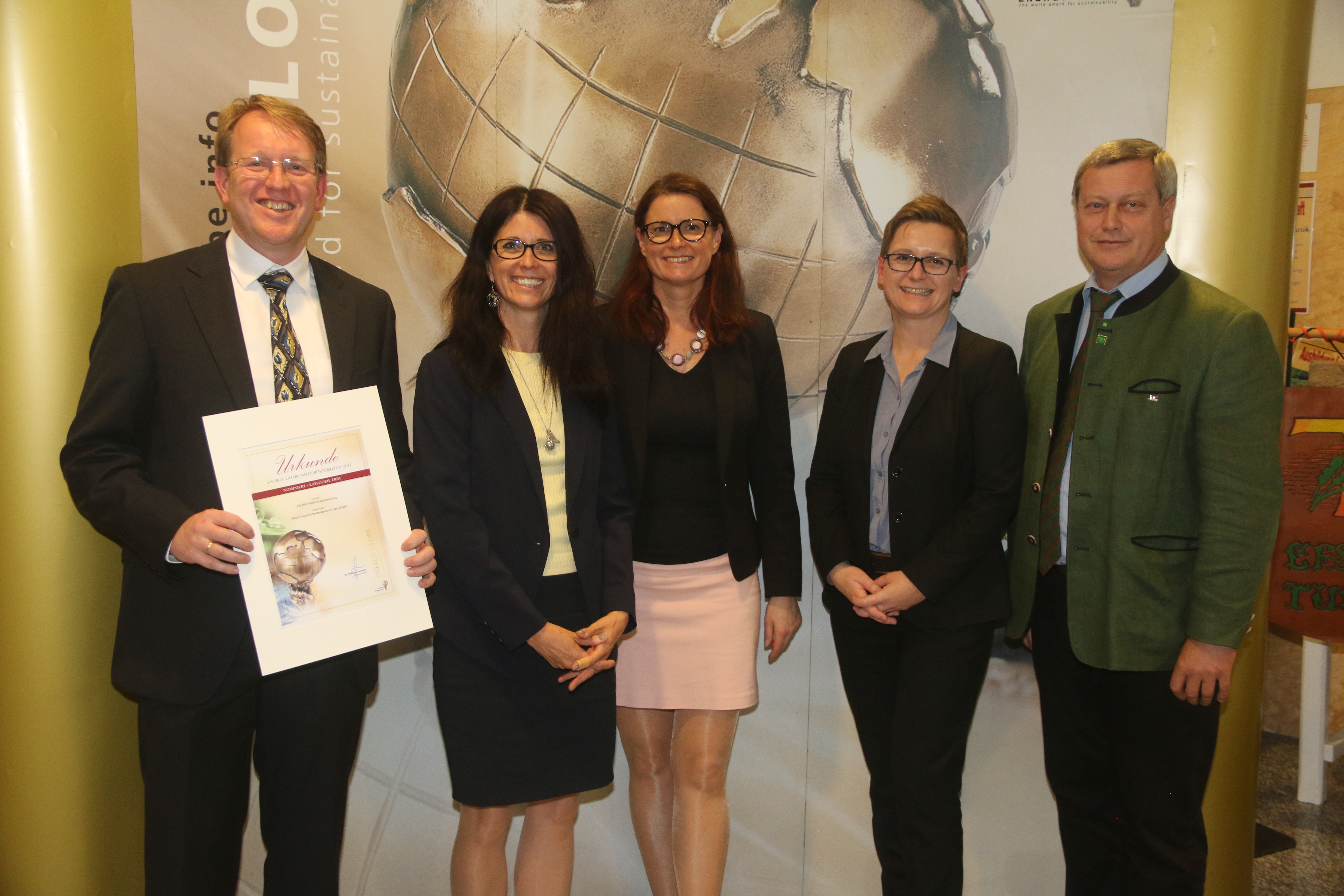 Erde_Wood K plus-Kompetenzzentrum Holz GmbH